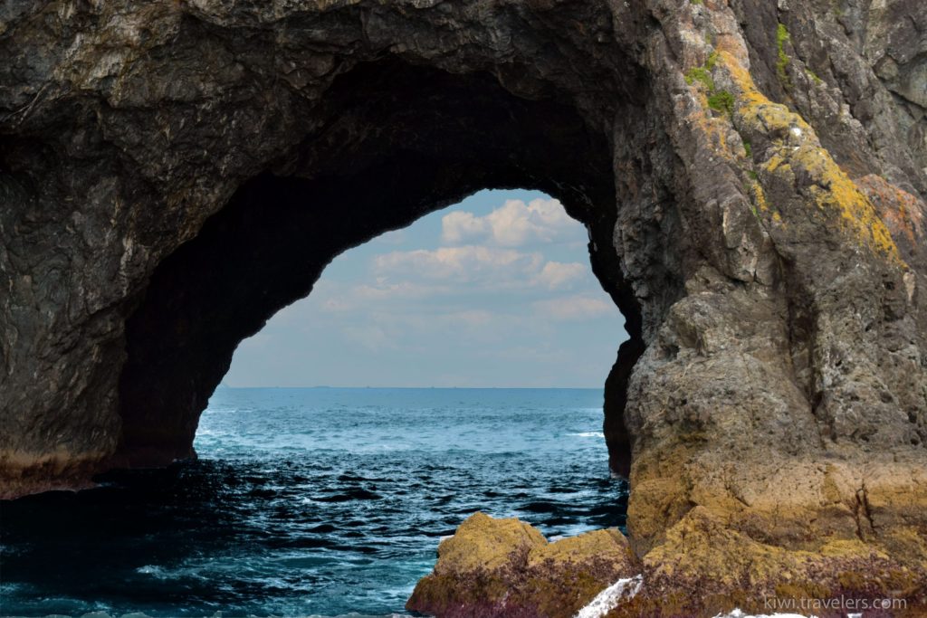 6.hole-on-the-rock-scaled.jpg